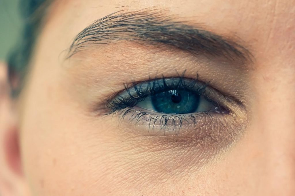 Comment faire pousser des sourcils plus épais